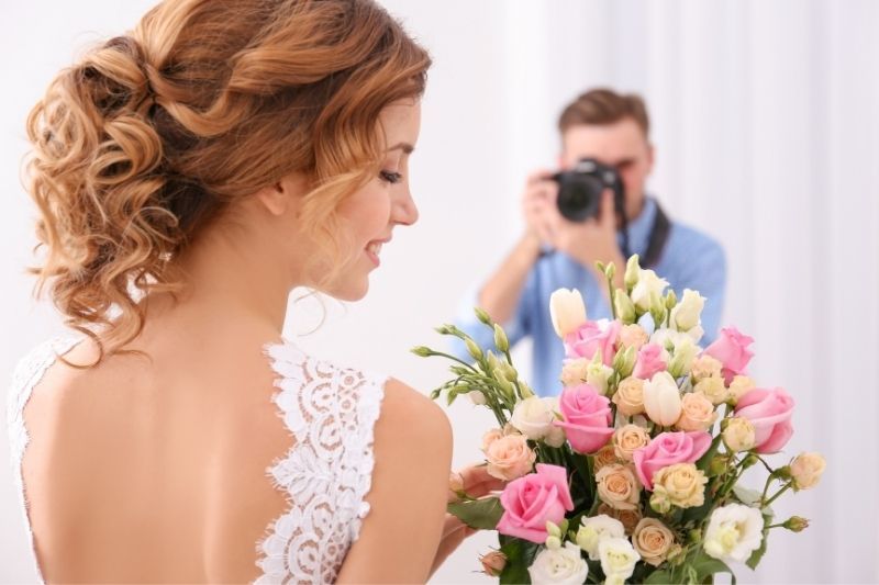 Poročni fotograf pomaga pri ustvarjanju najlepših spominov